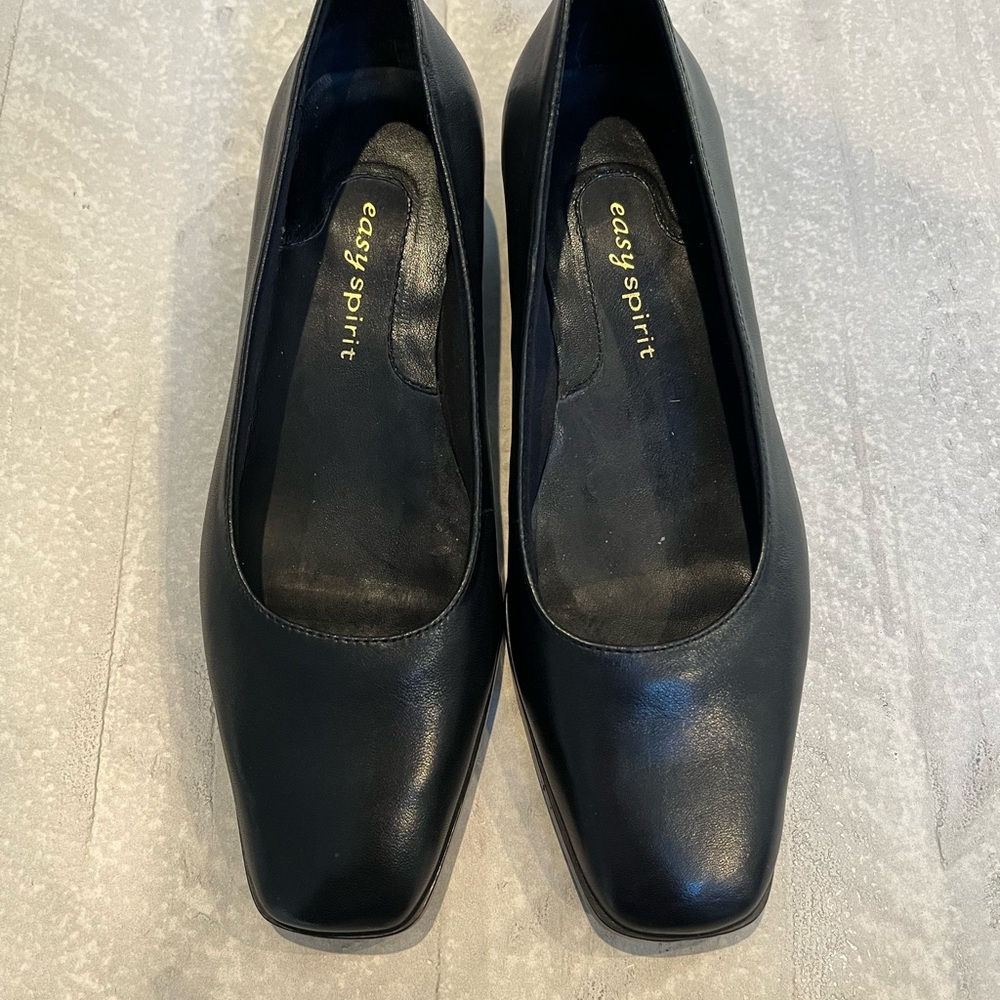 Easy Spirit black leather shoes